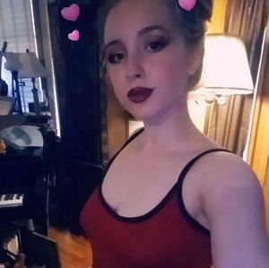 Meet your Posher, Leigh